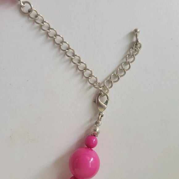 Vintage Necklace Bright Fuschia Plastic 15-19” Jewelry - Picture 5 of 5